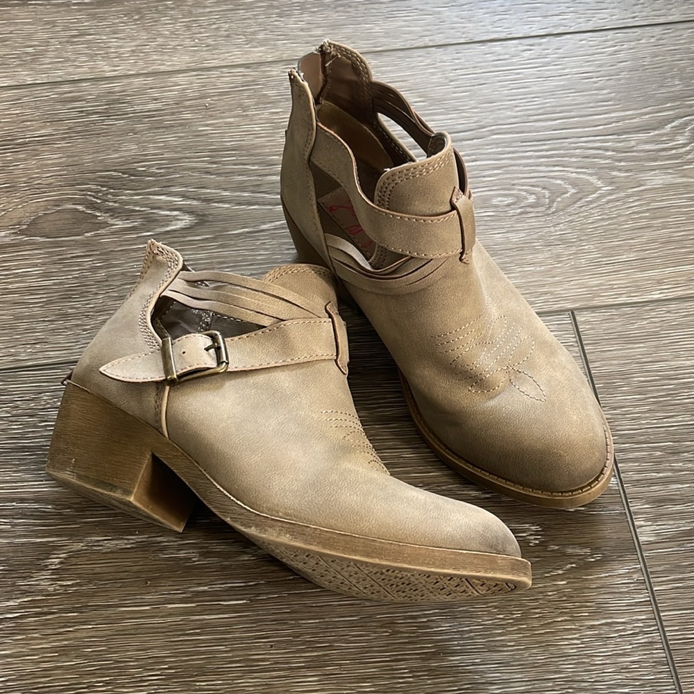 Cowgirl Distressed Strappy Booties Size 7